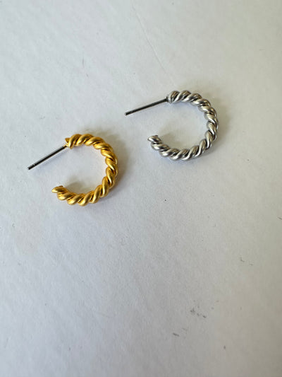 Mini Twist Hoops